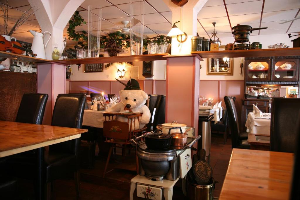 Hotel Restaurant Zeeland Толен Экстерьер фото